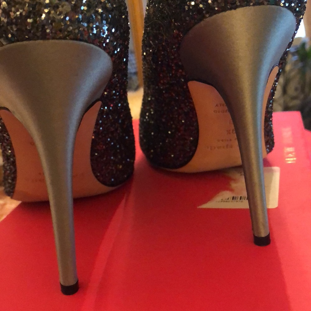 Kate Spade Leandre Anthracite/Glitter Smoke Grey Satin Pump Like New 9 1/2M - Picture 4 of 4